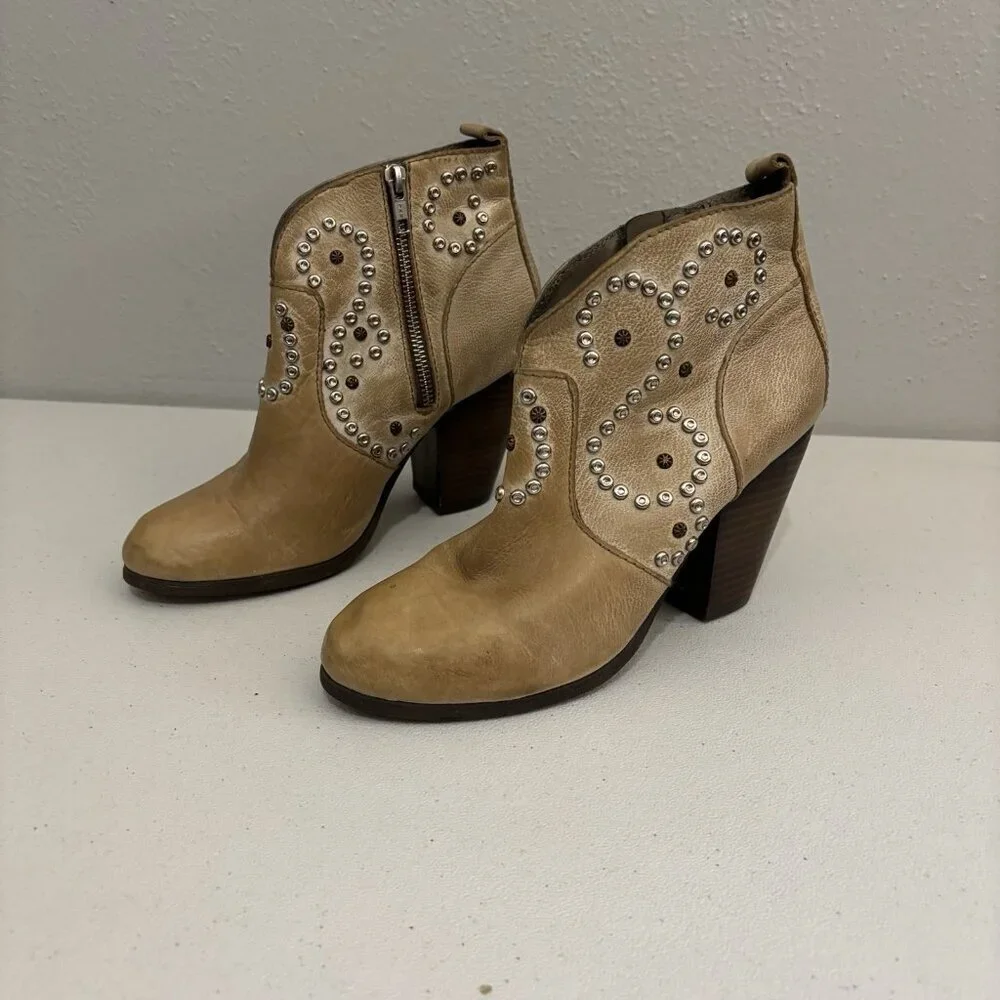 Steve Madden Leather Studded Western Booties Tan  Size 8.5